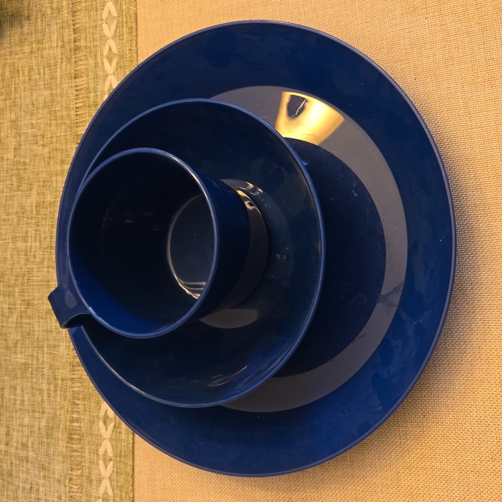 Camping mess set